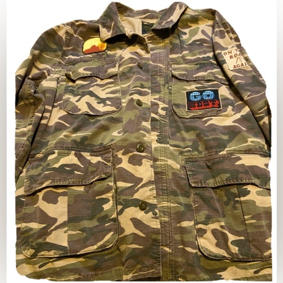 Lucky Brand Men’s Camo Patchwork Button Up Light Jacket. - Picture 2 of 7